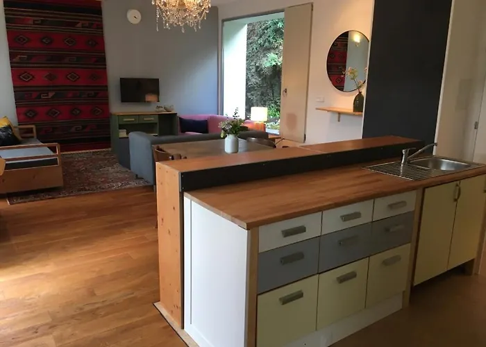 Pod Velkou Amerikou شقة *